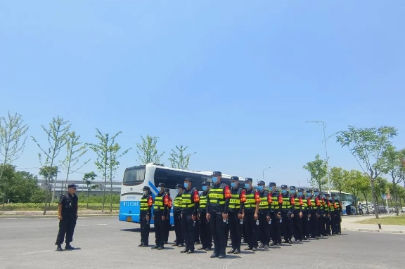 在襄閉幕！獵鷹保安圓滿完成“大藝展”安保任務(wù)